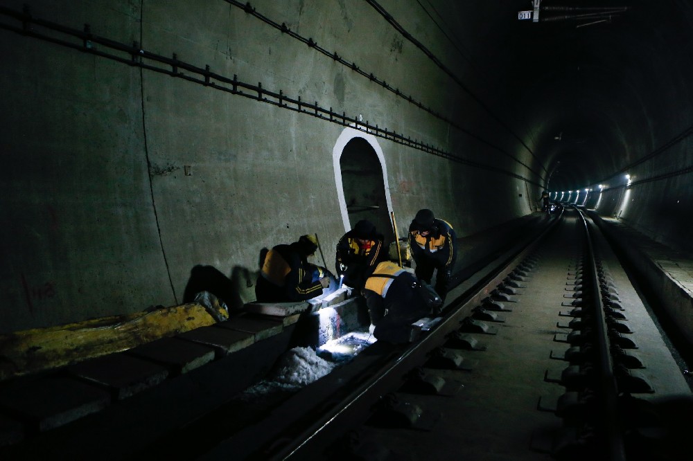 淳安铁路运营隧道病害现状